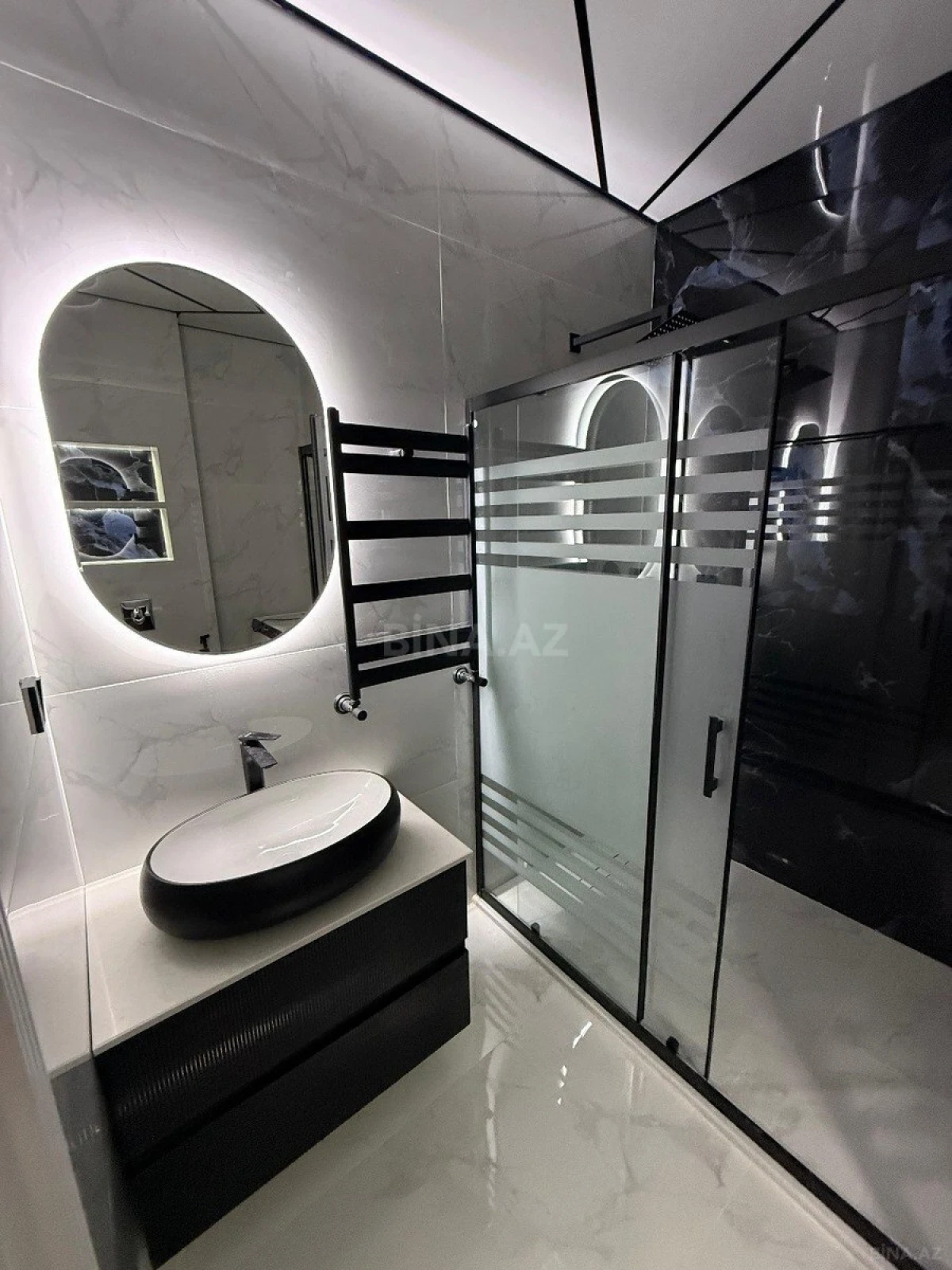 Kirayə verilir 4 otaqlı mənzil 140 m²