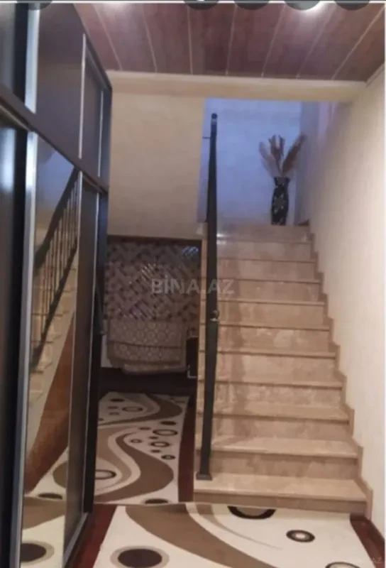 Satılır 4 otaqlı həyət evi 200 m²