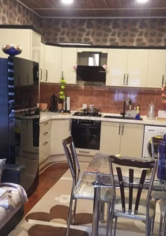 Satılır 4 otaqlı həyət evi 200 m²