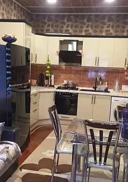 Satılır 4 otaqlı həyət evi 200 m²