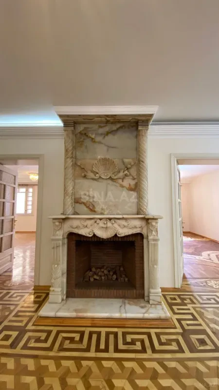 Satılır 4 otaqlı mənzil 150 m²