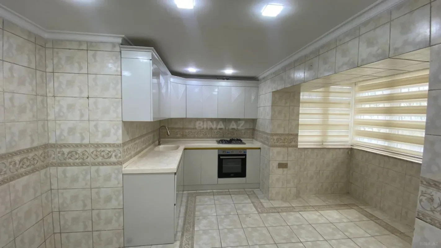 Satılır 4 otaqlı mənzil 150 m²