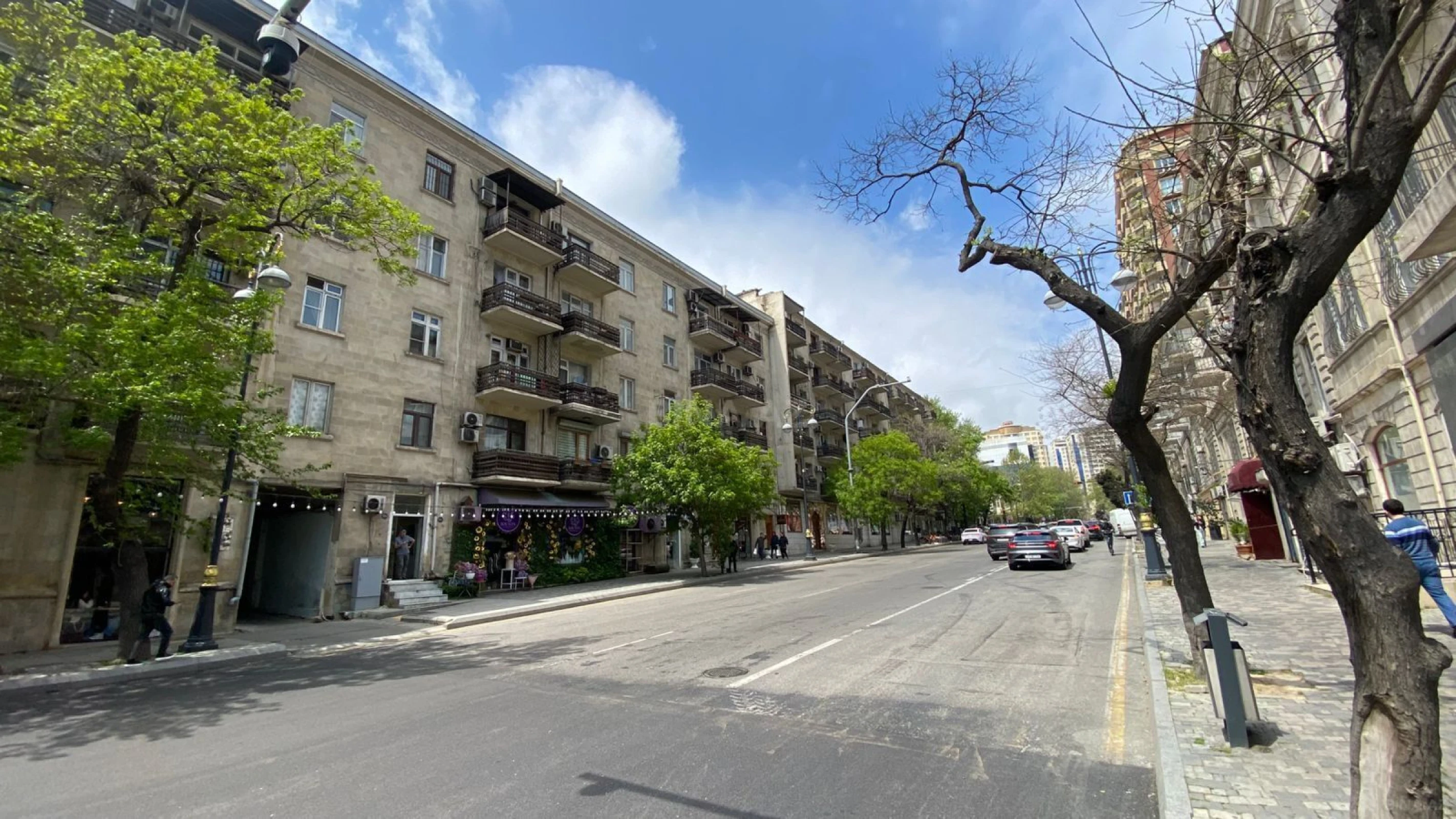 Satılır 4 otaqlı mənzil 150 m²