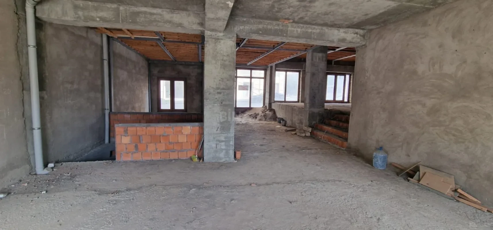 Kirayə verilir obyekt 1000 m²