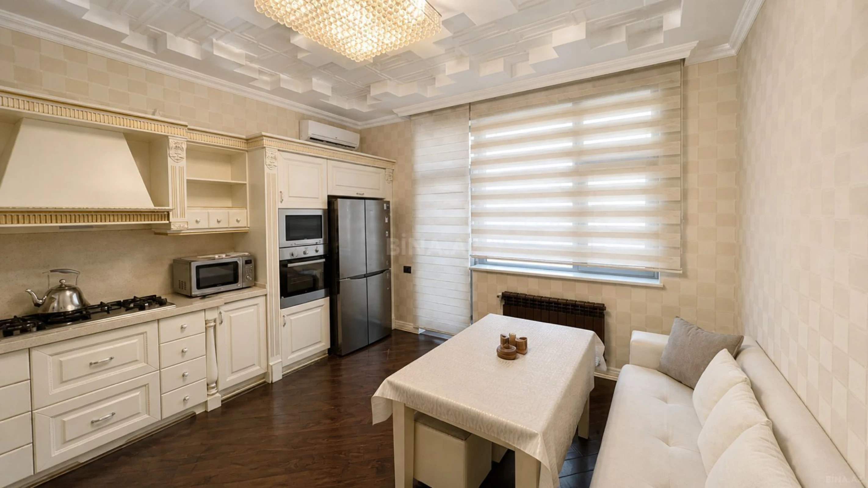 Kirayə verilir 3 otaqlı mənzil 160 m²