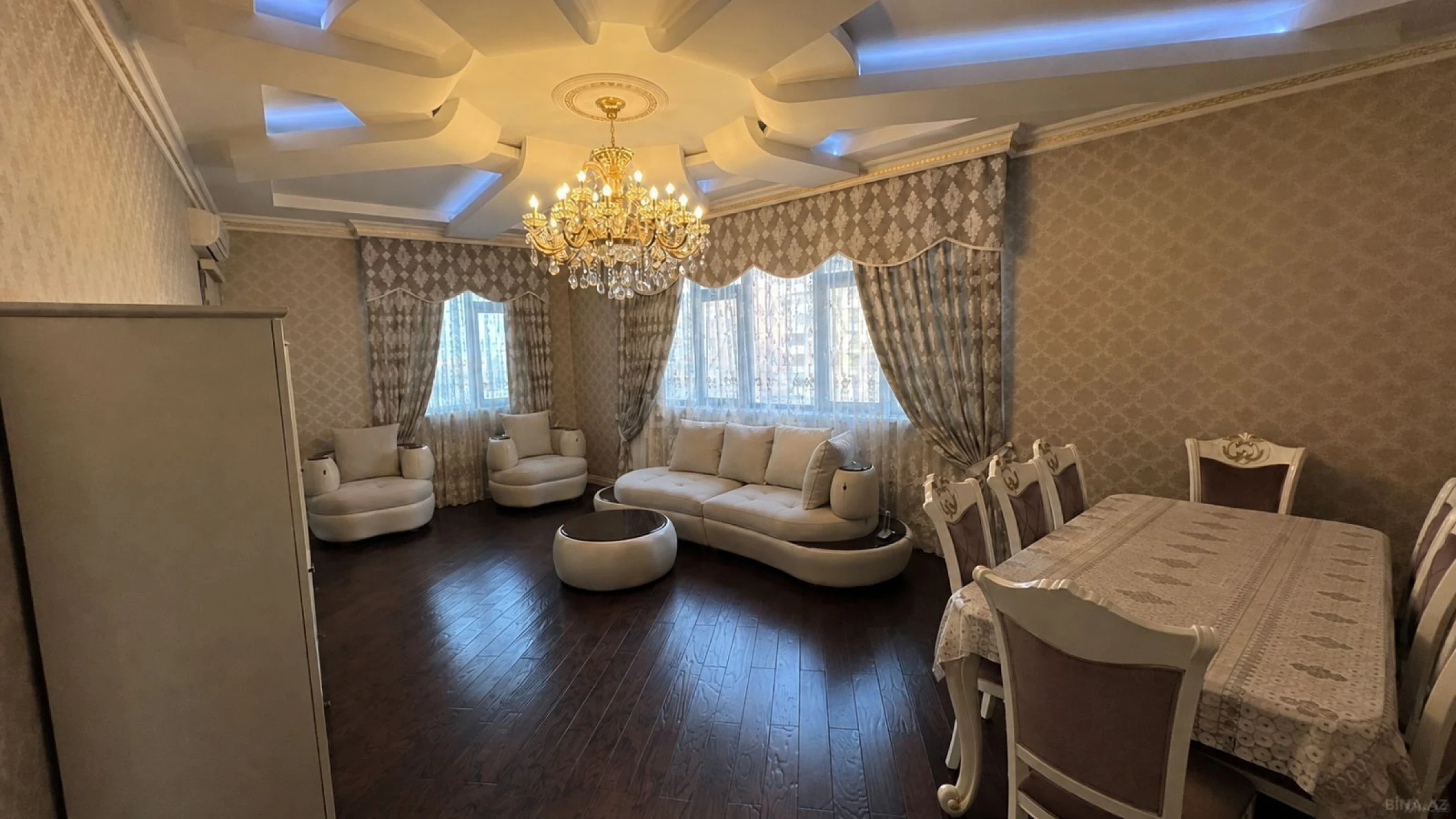 Kirayə verilir 3 otaqlı mənzil 160 m²