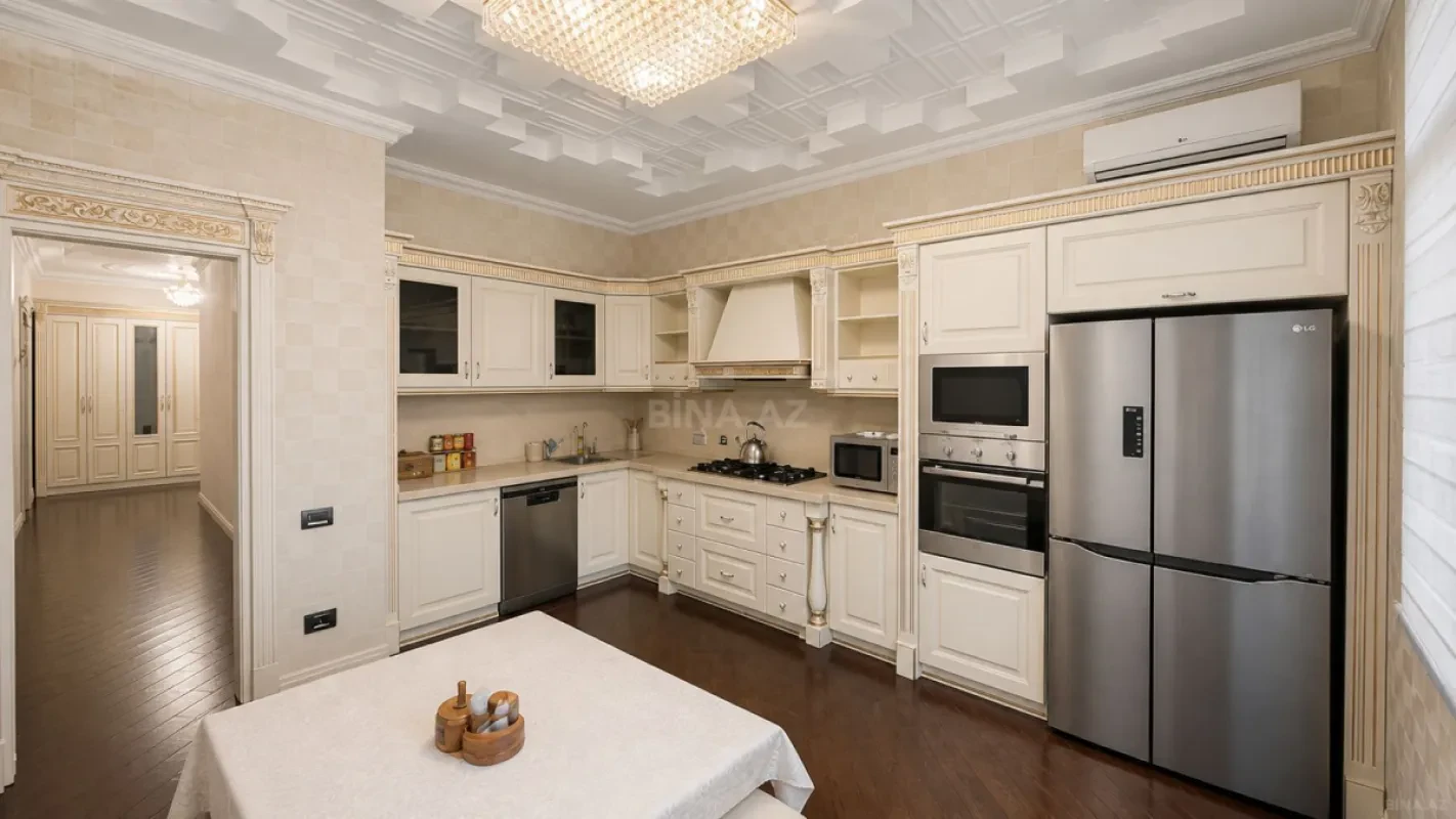 Kirayə verilir 3 otaqlı mənzil 160 m²