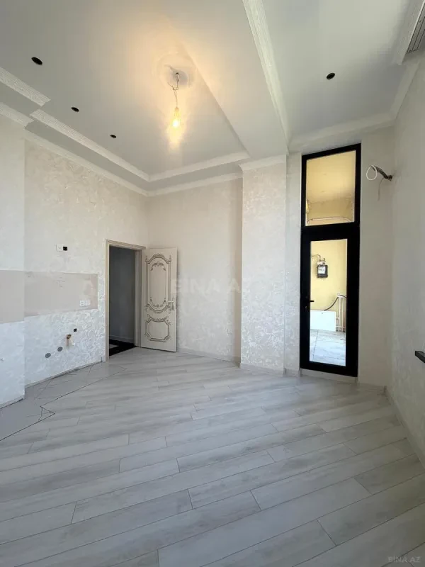 Satılır 2 otaqlı mənzil 81 m²