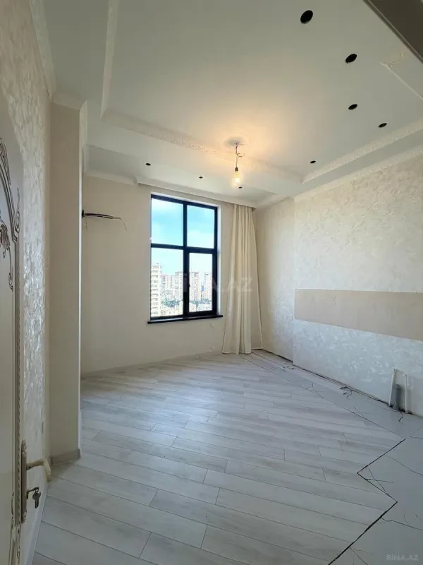Satılır 2 otaqlı mənzil 81 m²