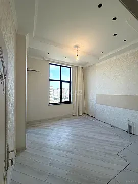 Satılır 2 otaqlı mənzil 81 m²