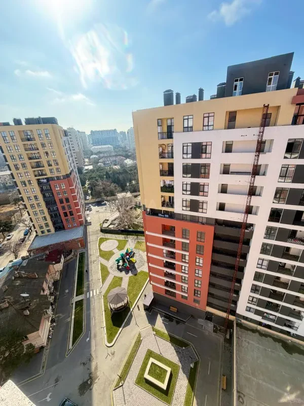 Satılır 2 otaqlı mənzil 81 m²