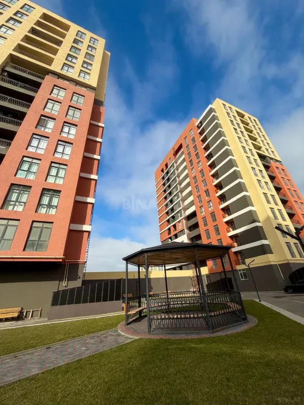 Satılır 2 otaqlı mənzil 81 m²