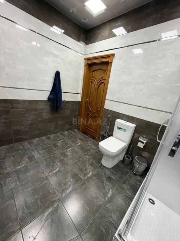 Satılır 4 otaqlı mənzil 161 m²
