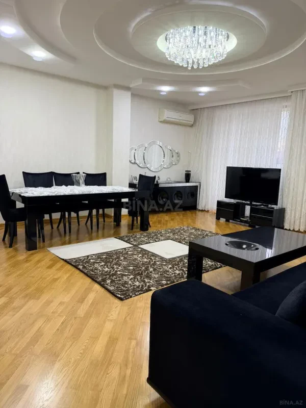 Satılır 4 otaqlı mənzil 161 m²