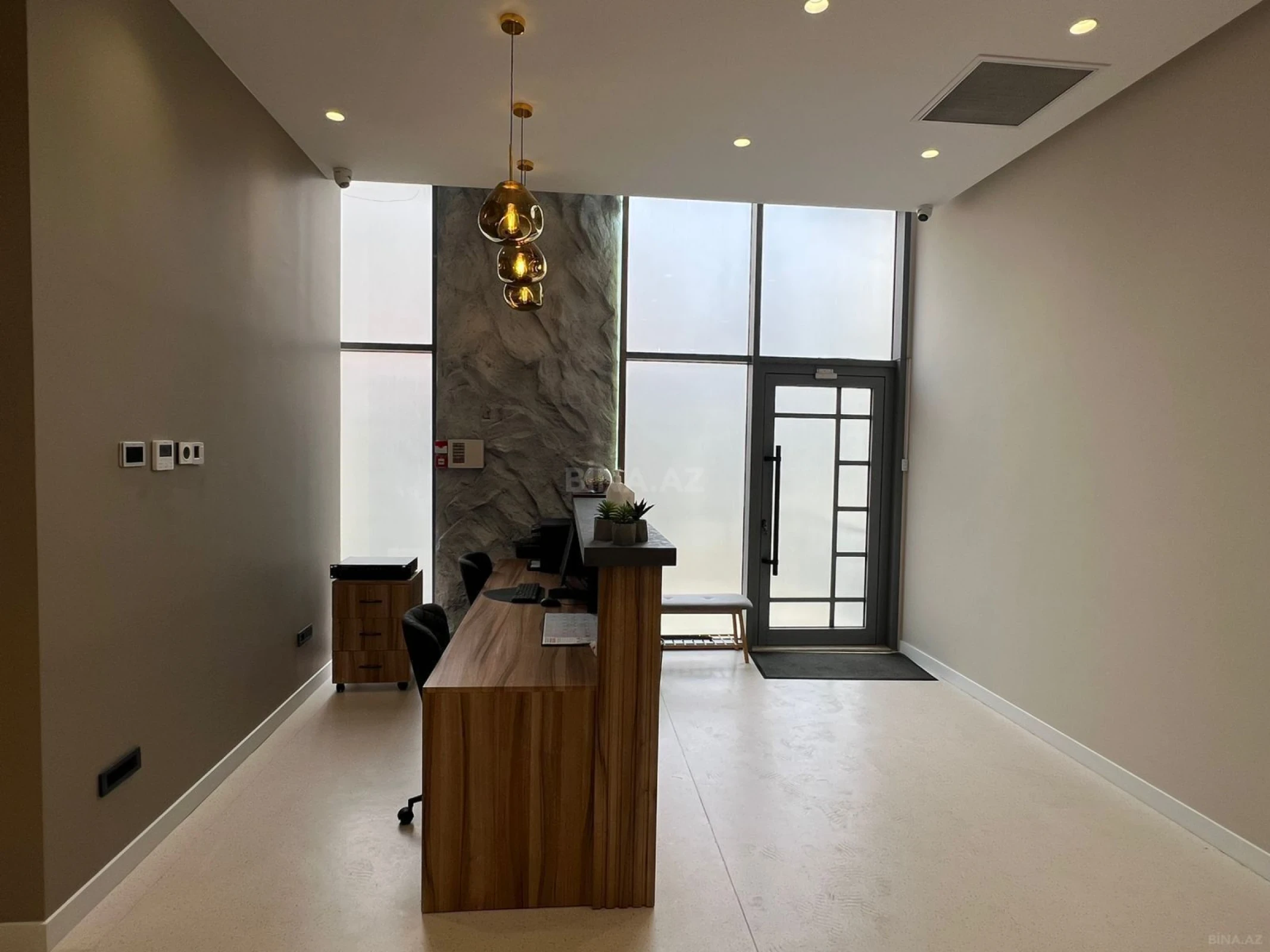 Kirayə verilir obyekt 270 m²
