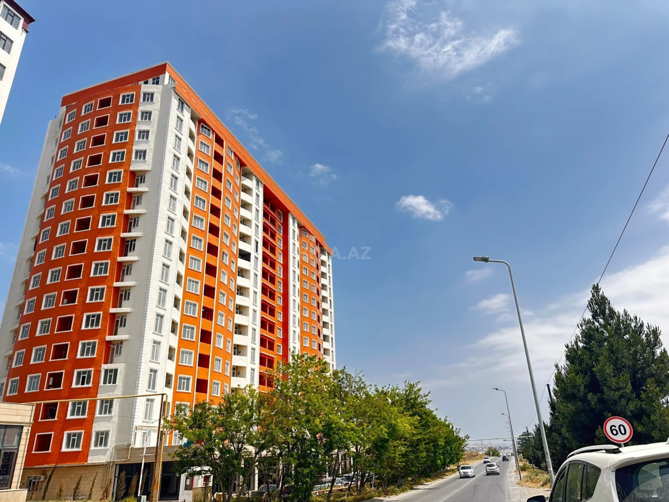Satılır 3 otaqlı mənzil 102 m²