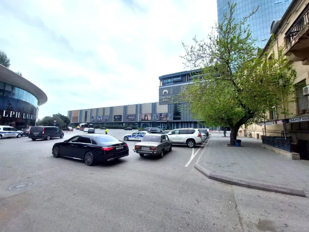 Kirayə verilir 2 otaqlı ofis 60 m²