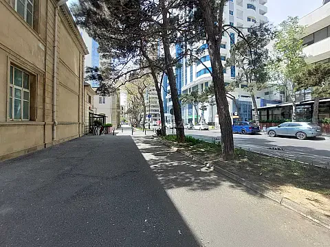 Kirayə verilir 2 otaqlı ofis 60 m²
