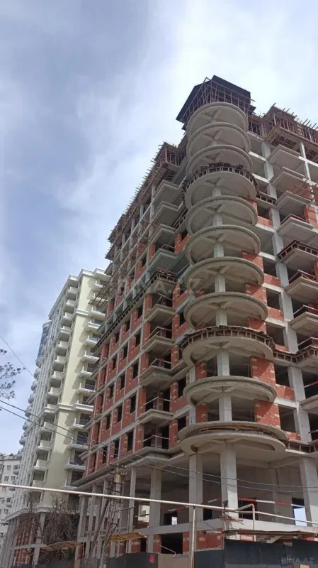 Satılır 2 otaqlı mənzil 77.8 m²