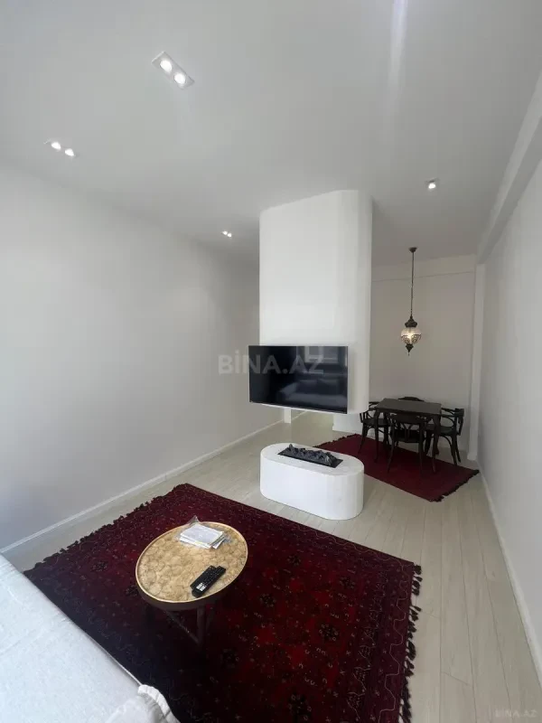 Kirayə verilir 2 otaqlı mənzil 70 m²
