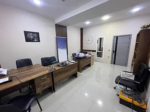 Kirayə verilir 2 otaqlı ofis 45 m²