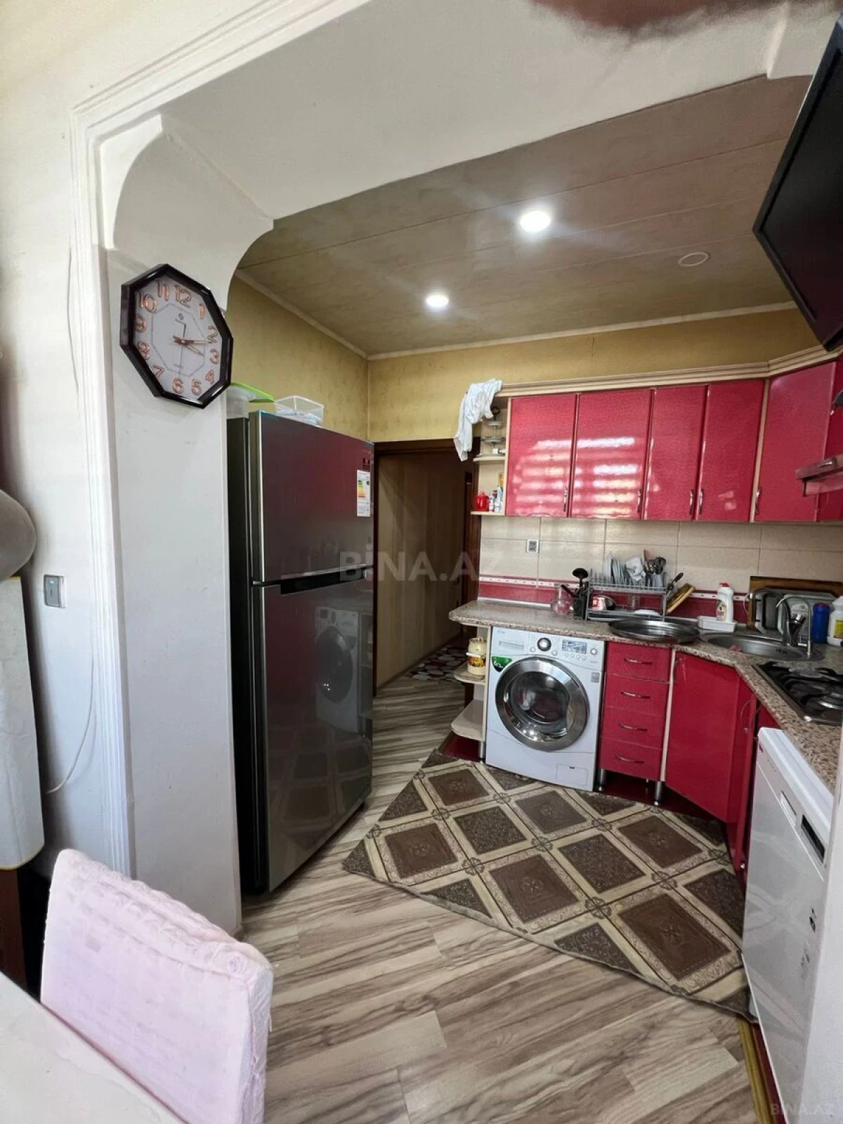 Satılır 5 otaqlı mənzil 130 m²