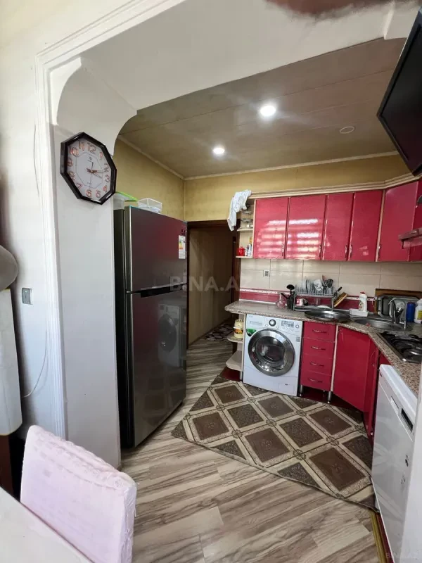 Satılır 5 otaqlı mənzil 130 m²