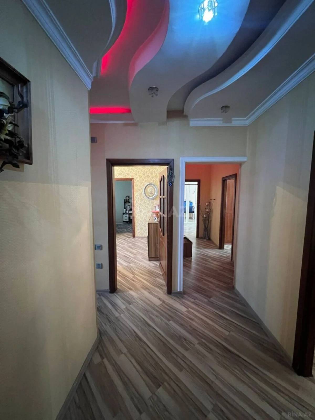 Satılır 5 otaqlı mənzil 130 m²