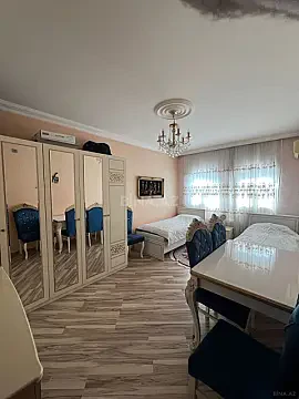 Satılır 5 otaqlı mənzil 130 m²