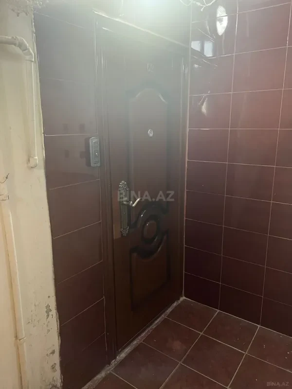 Satılır 5 otaqlı mənzil 130 m²