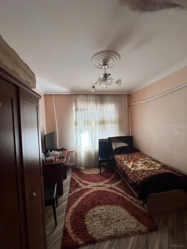Satılır 5 otaqlı mənzil 130 m²