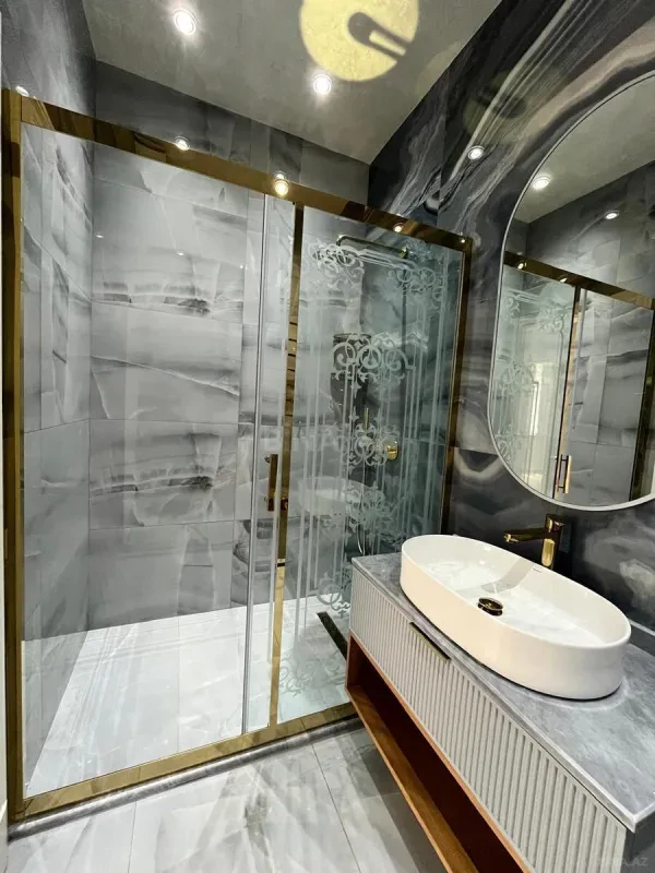 Satılır 12 otaqlı mənzil 830 m²