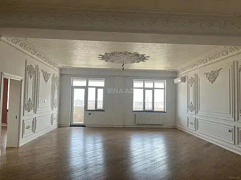 Satılır 12 otaqlı mənzil 830 m²