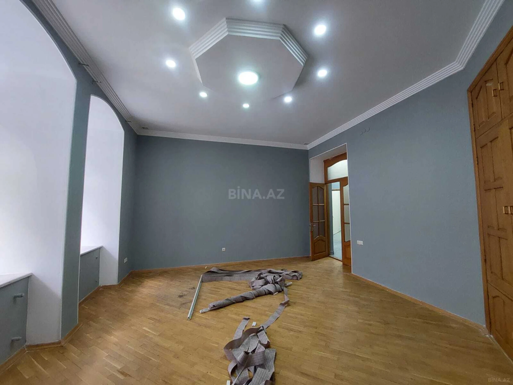 Kirayə verilir 4 otaqlı ofis 180 m²