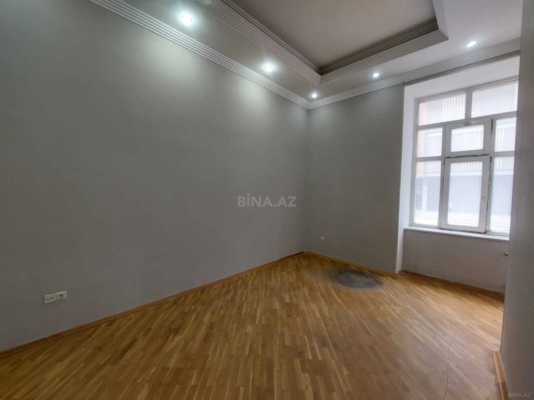 Kirayə verilir 4 otaqlı ofis 180 m²