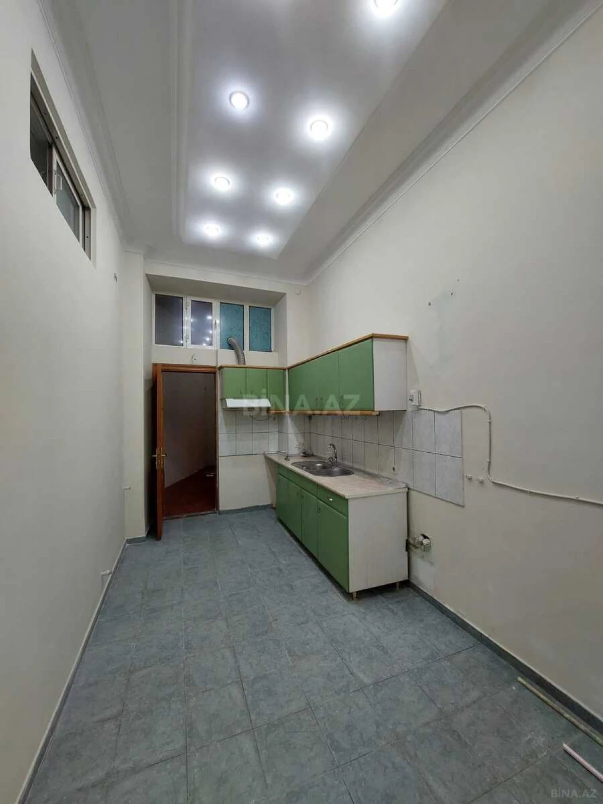 Kirayə verilir 4 otaqlı ofis 180 m²
