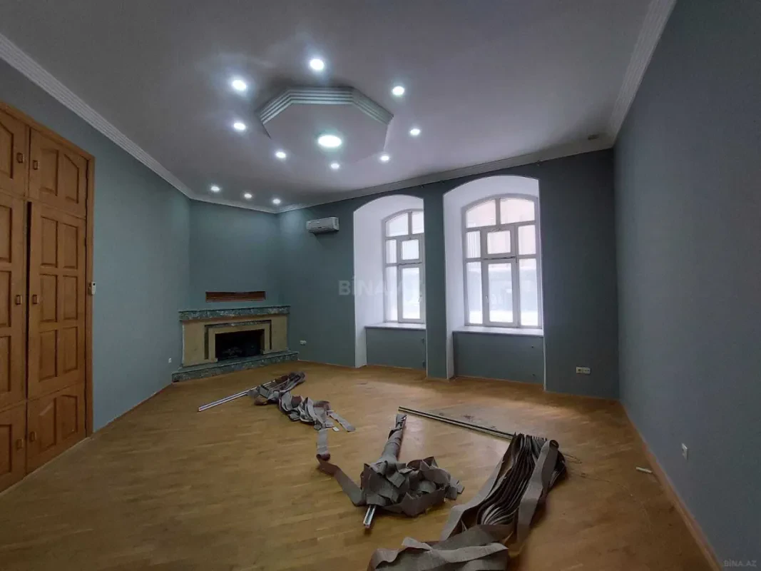 Kirayə verilir 4 otaqlı ofis 180 m²