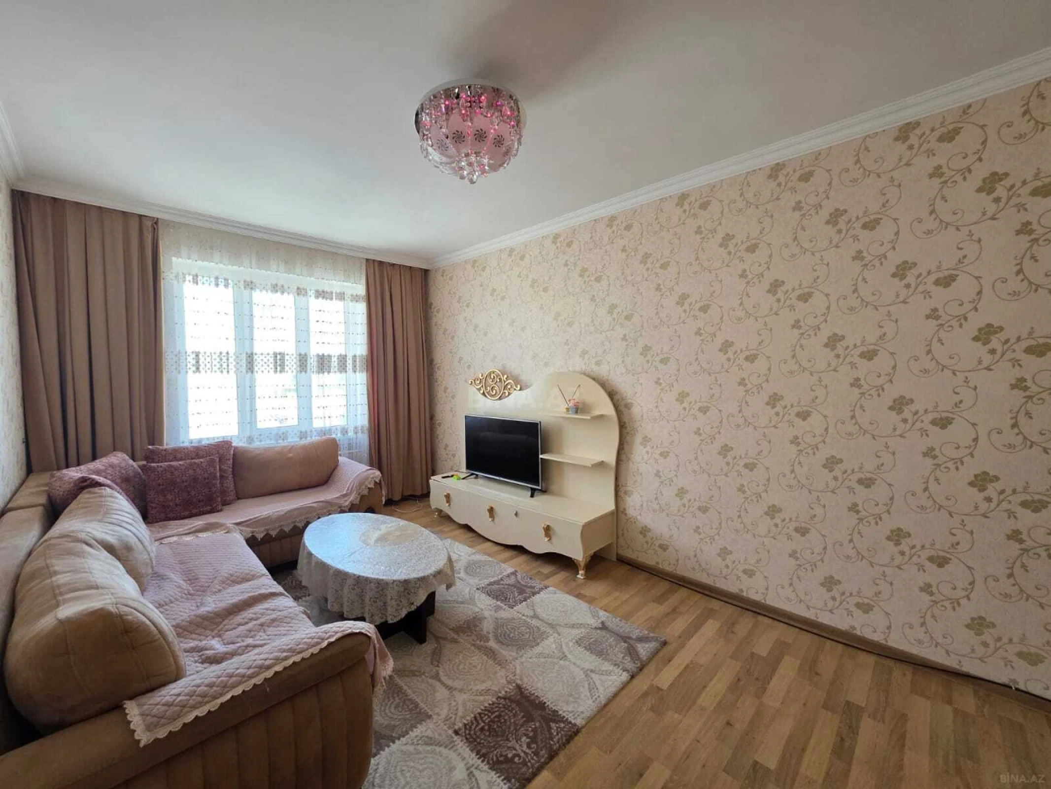 Satılır 5 otaqlı mənzil 120 m²