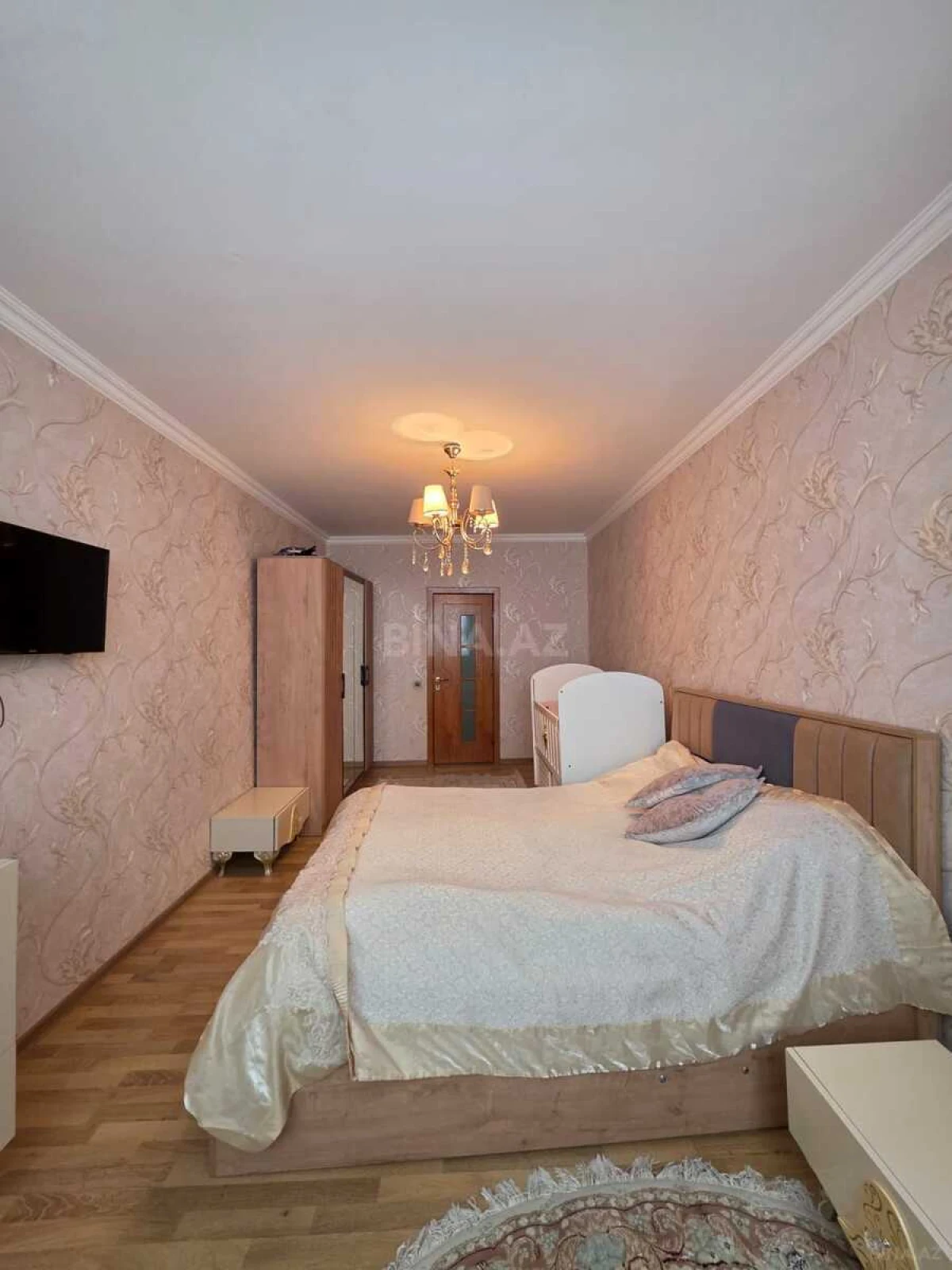Satılır 5 otaqlı mənzil 120 m²