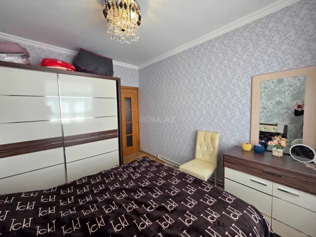Satılır 5 otaqlı mənzil 120 m²