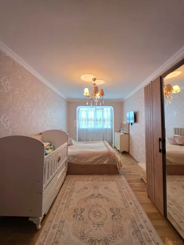 Satılır 5 otaqlı mənzil 120 m²