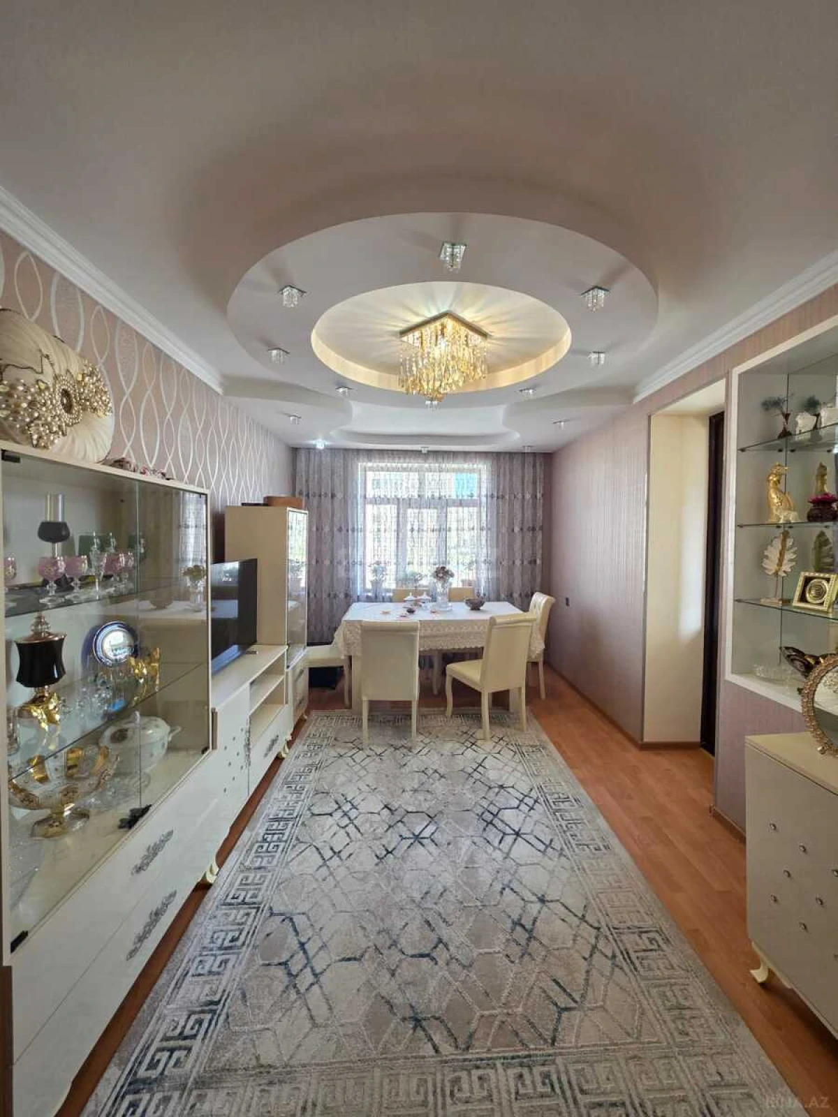 Satılır 5 otaqlı mənzil 120 m²