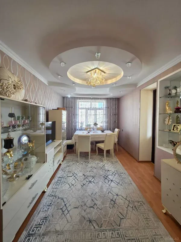 Satılır 5 otaqlı mənzil 120 m²