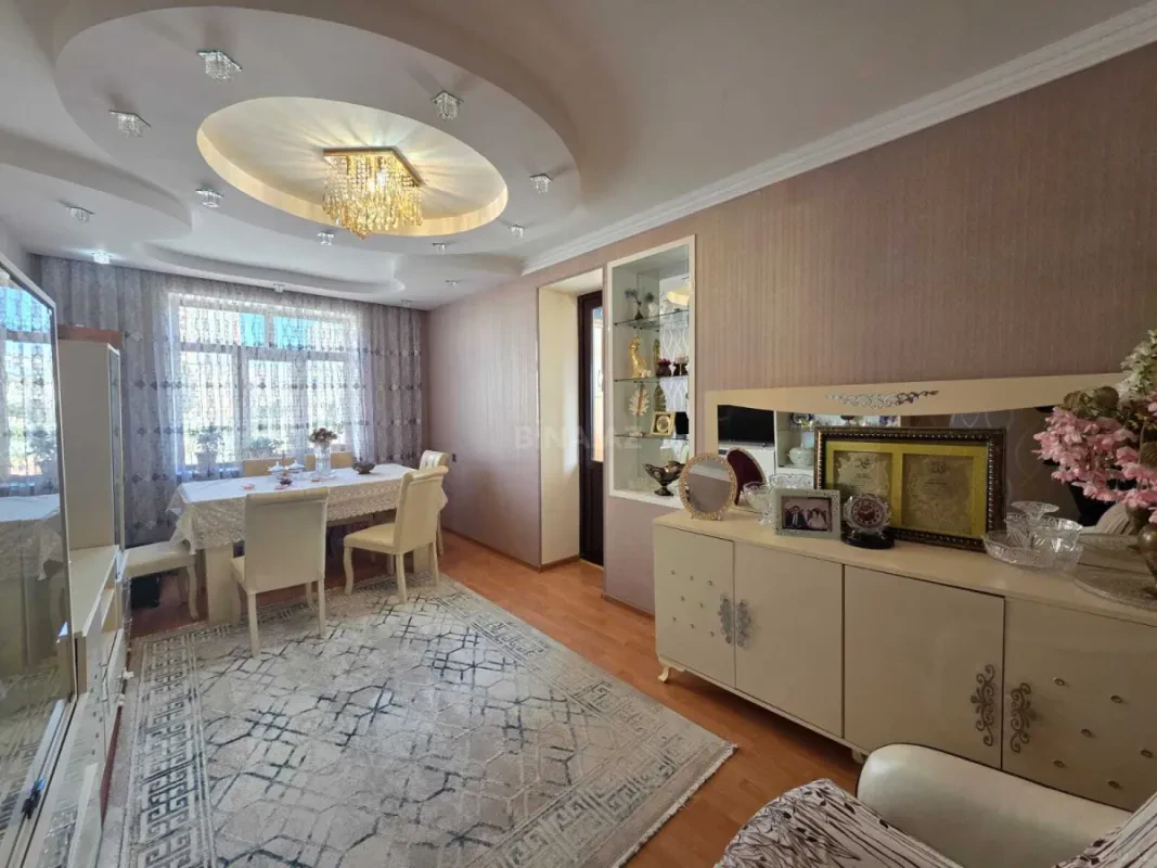 Satılır 5 otaqlı mənzil 120 m²