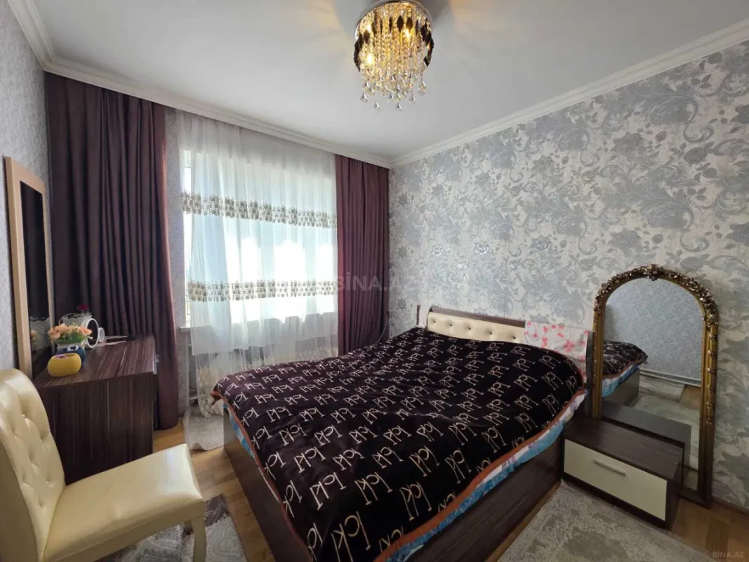 Satılır 5 otaqlı mənzil 120 m²