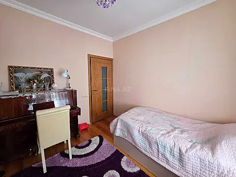 Satılır 5 otaqlı mənzil 120 m²