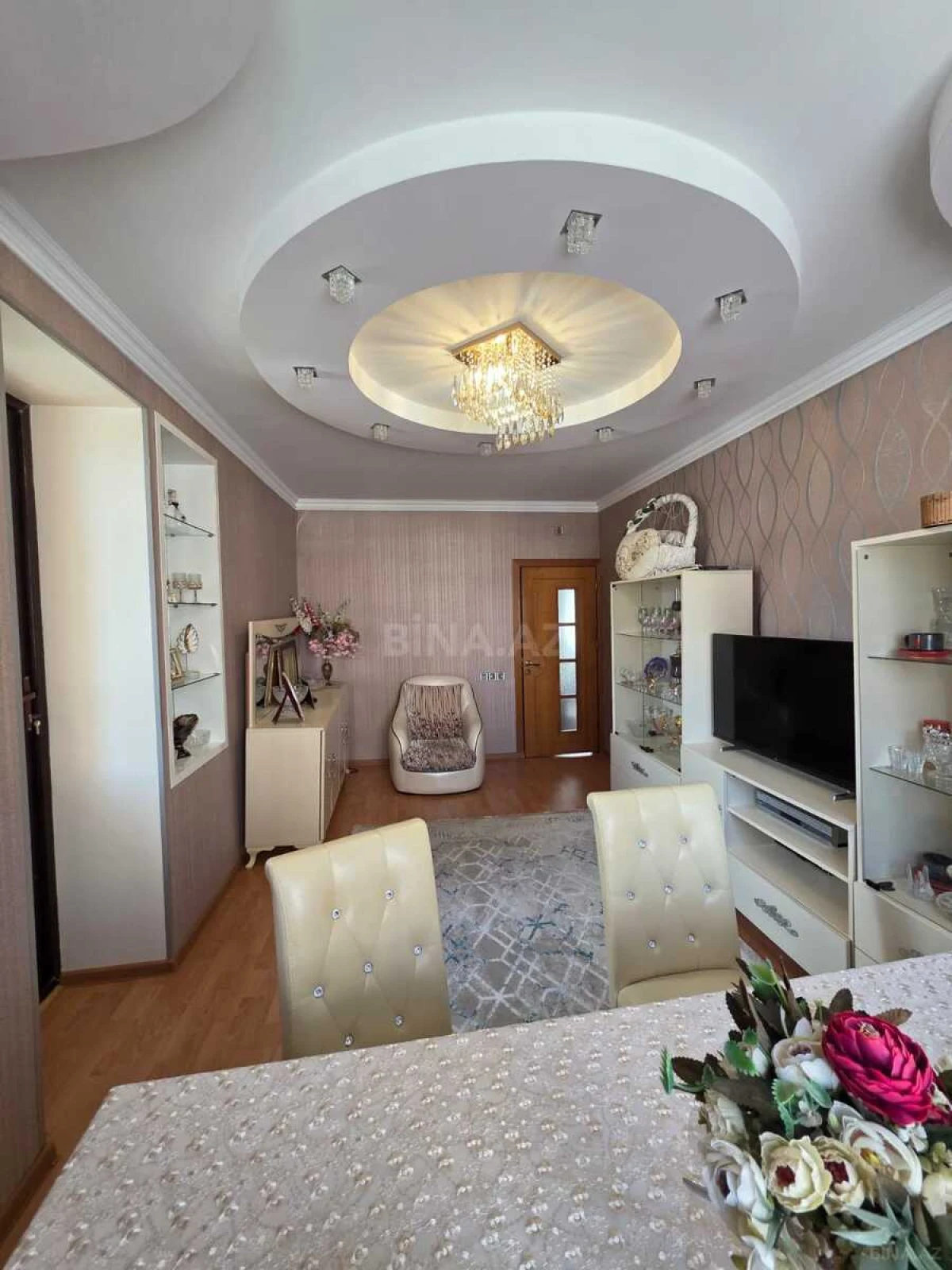 Satılır 5 otaqlı mənzil 120 m²