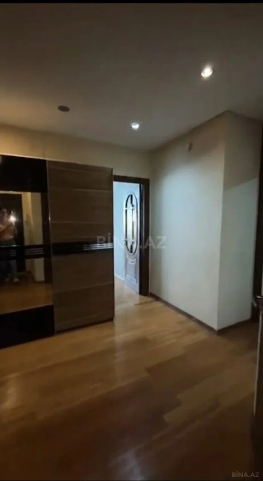 Satılır 3 otaqlı mənzil 92 m²