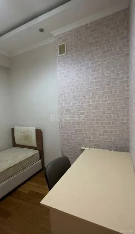 Satılır 3 otaqlı mənzil 92 m²
