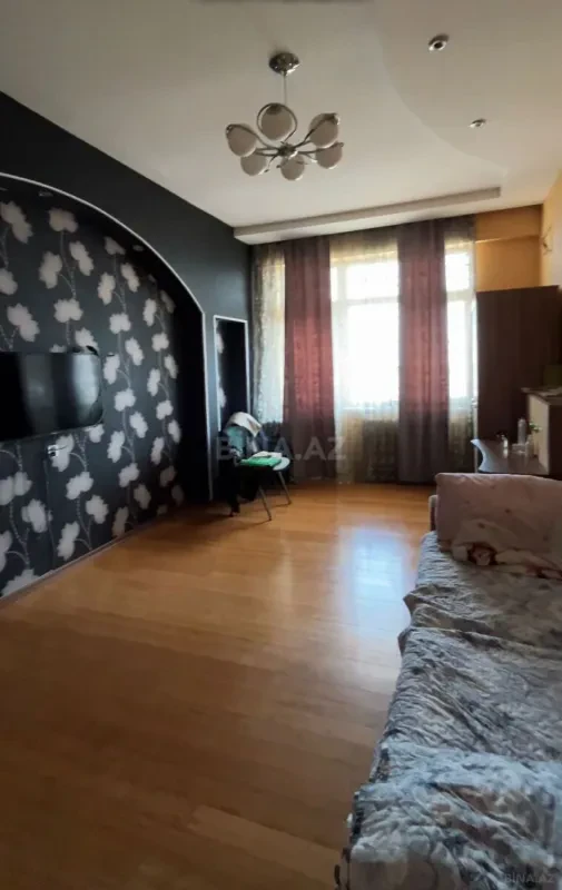 Satılır 3 otaqlı mənzil 92 m²